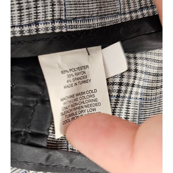 NWOT Express design 4 editor cropped cuffed black plaid career business casual - Picture 3 of 8